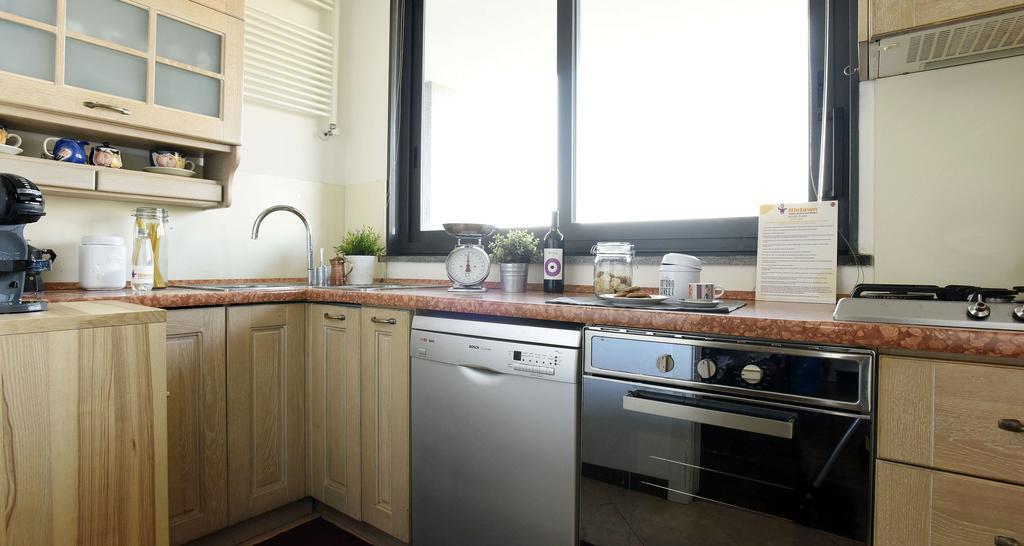Altido Victorian Apt For 2 With Balcony And Free Parking Apartment Mailand